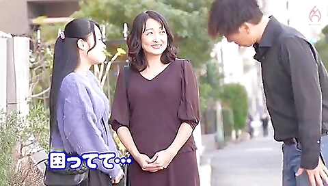 Hez-698 Picking Up A Close Stepmother And Stepdaughter Like Best Friends. A Stepmother Shows Off Her Rock Hard Cock And Loses To Her Desires, And Her Stepdaughter Gets Excited Seeing It