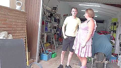 Busty Redhead Cougar Jojo Seduces The Mechanic